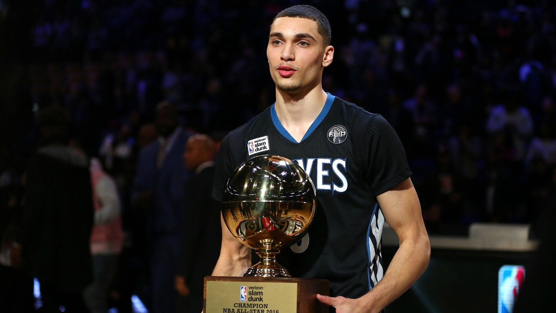 九游网游官网-“华金·托比利亚的高效防守与团队协作，为美洲狮队赢得宝贵胜利”