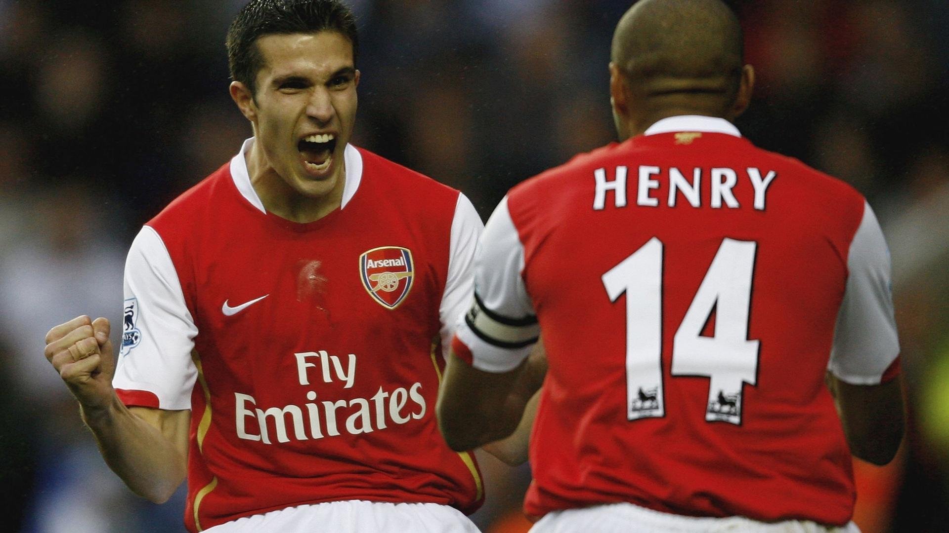 弗兰：全黑队中场的“调度员”，他的每一脚传球都精准到位